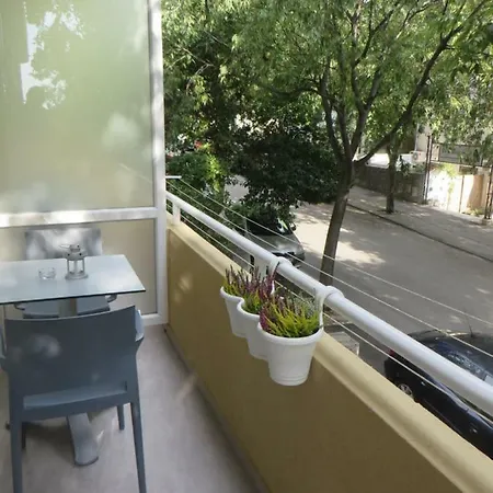 Lugo Apartment *