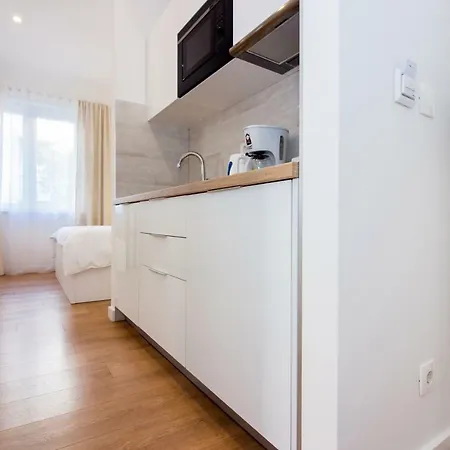 Lugo Apartment *